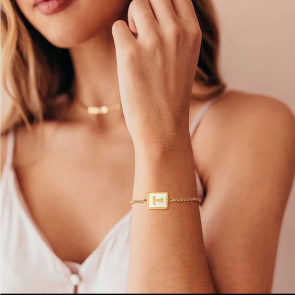 Bracelet, initial A-Z ask for your A To Z is it stainless steel - Picture 3 of 6